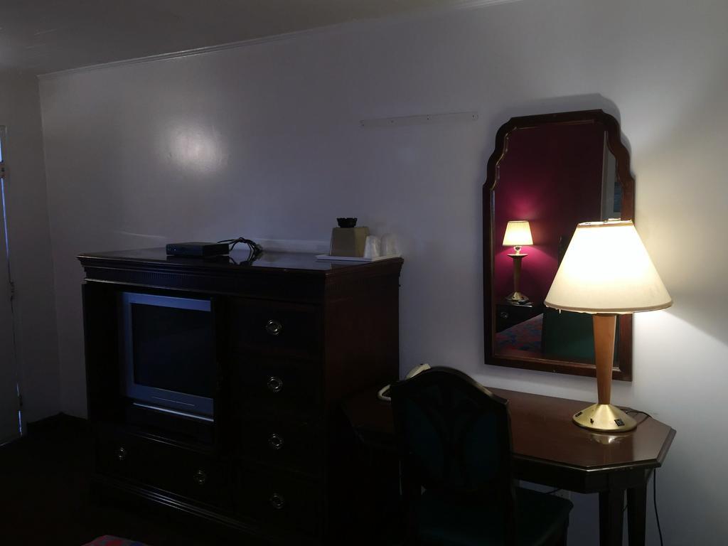 Budget Inn Wrightstown Екстер'єр фото